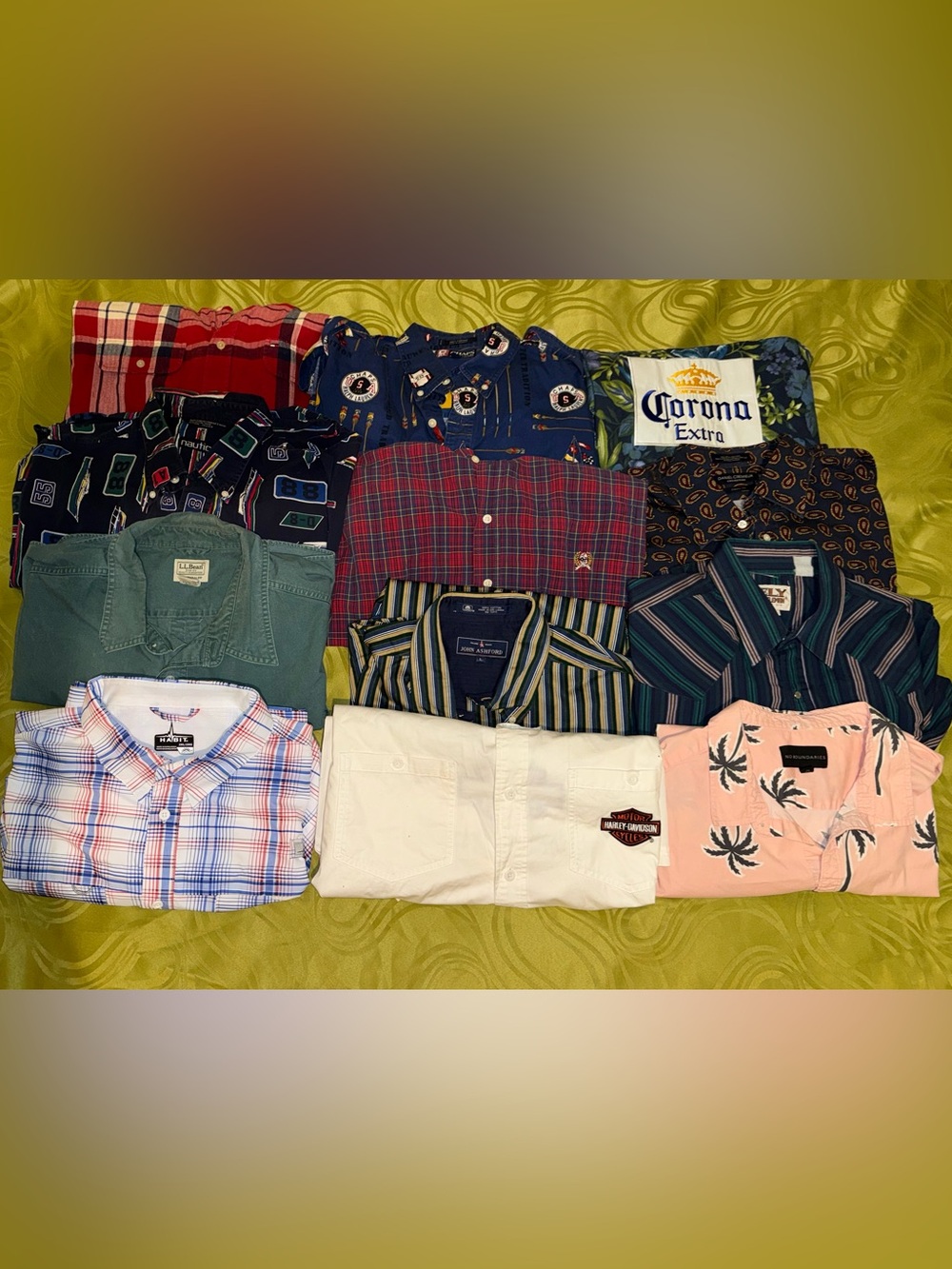 19 piece Assorted Men's mix shirt lot